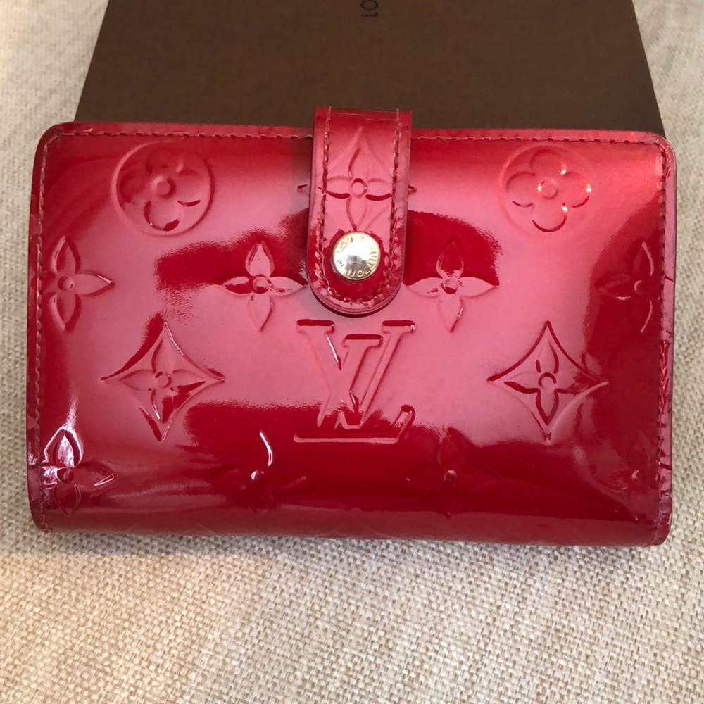 Louis Vuitton French Wallet Pomme D’Amour Vernis